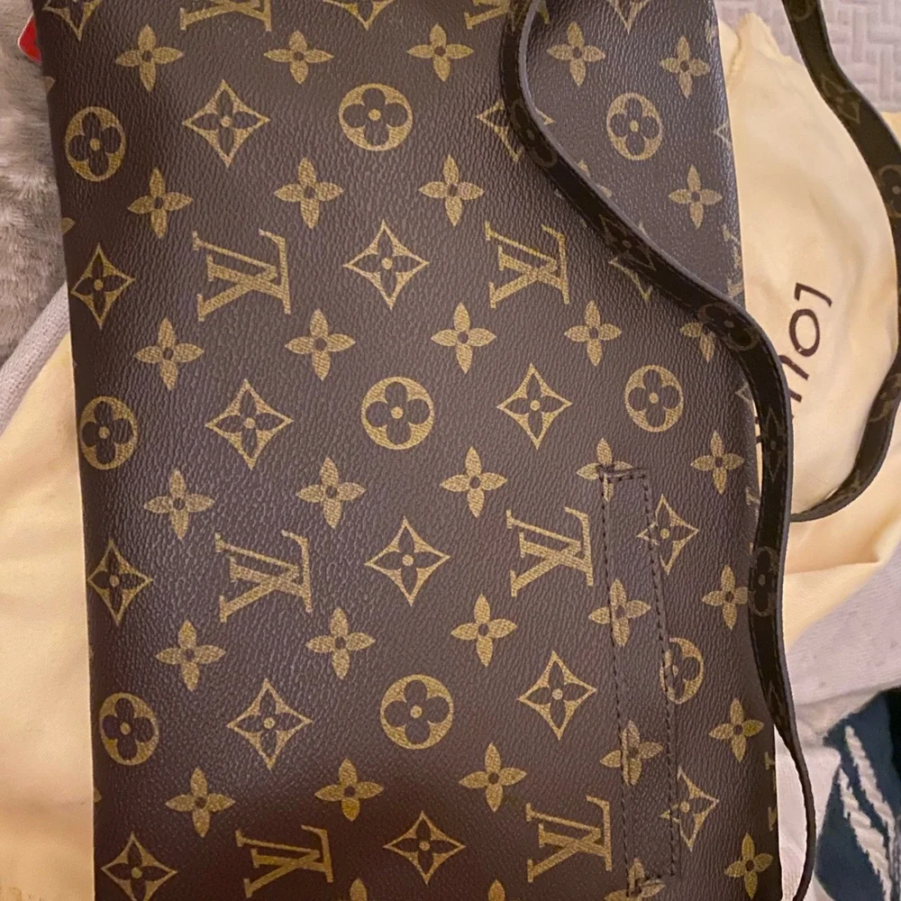 Louis Vuitton Brown Monogram Crossbody Bag - Picture 1 of 9